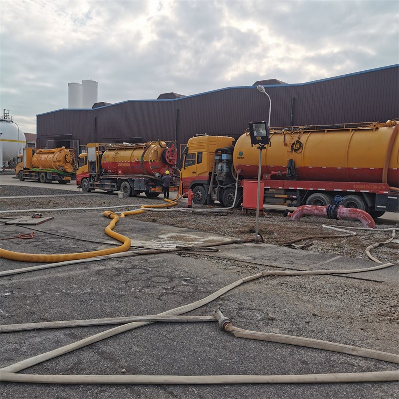 合山污水池清理