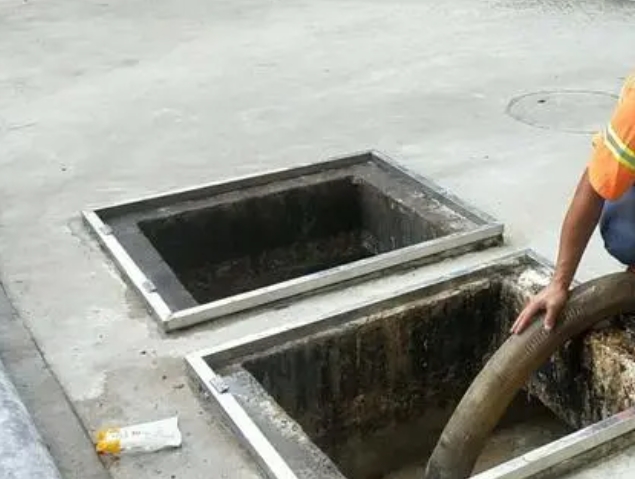 合山化粪池清理